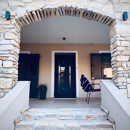Ferienwohnungen VI La Mare With Heated Pool Zadar Exterior photo