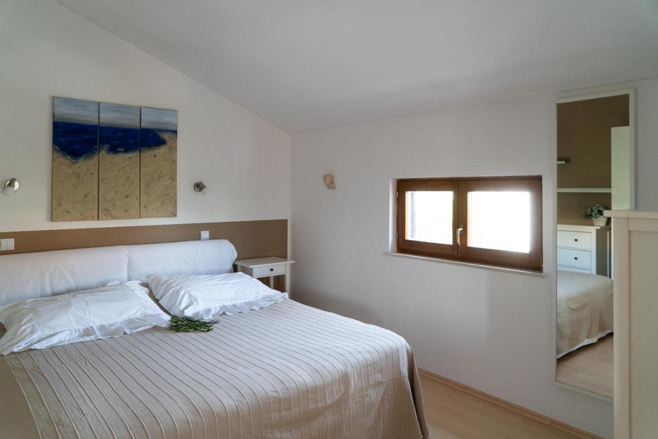 Ferienwohnungen VI La Mare With Heated Pool Zadar Exterior photo