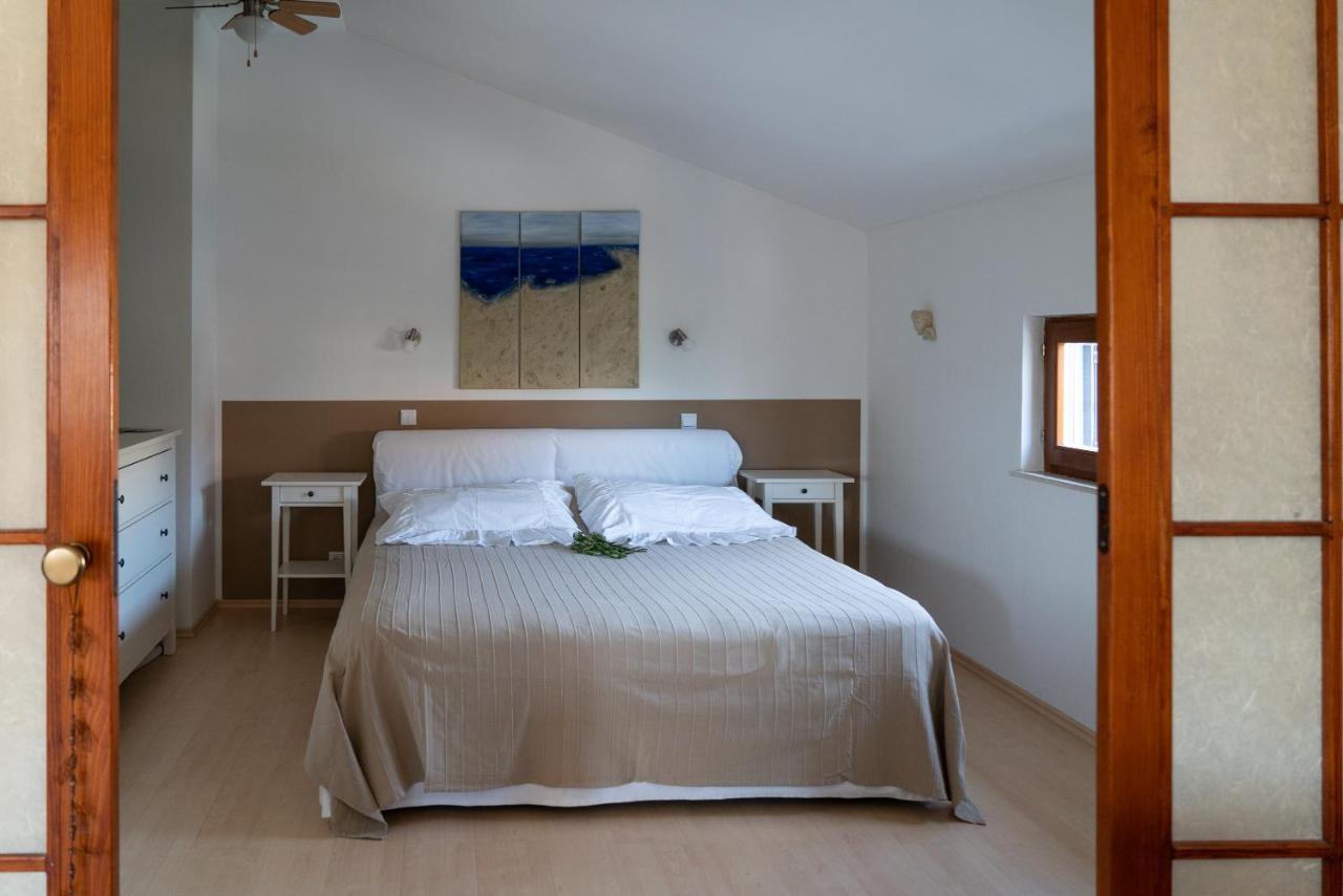 Ferienwohnungen VI La Mare With Heated Pool Zadar Exterior photo