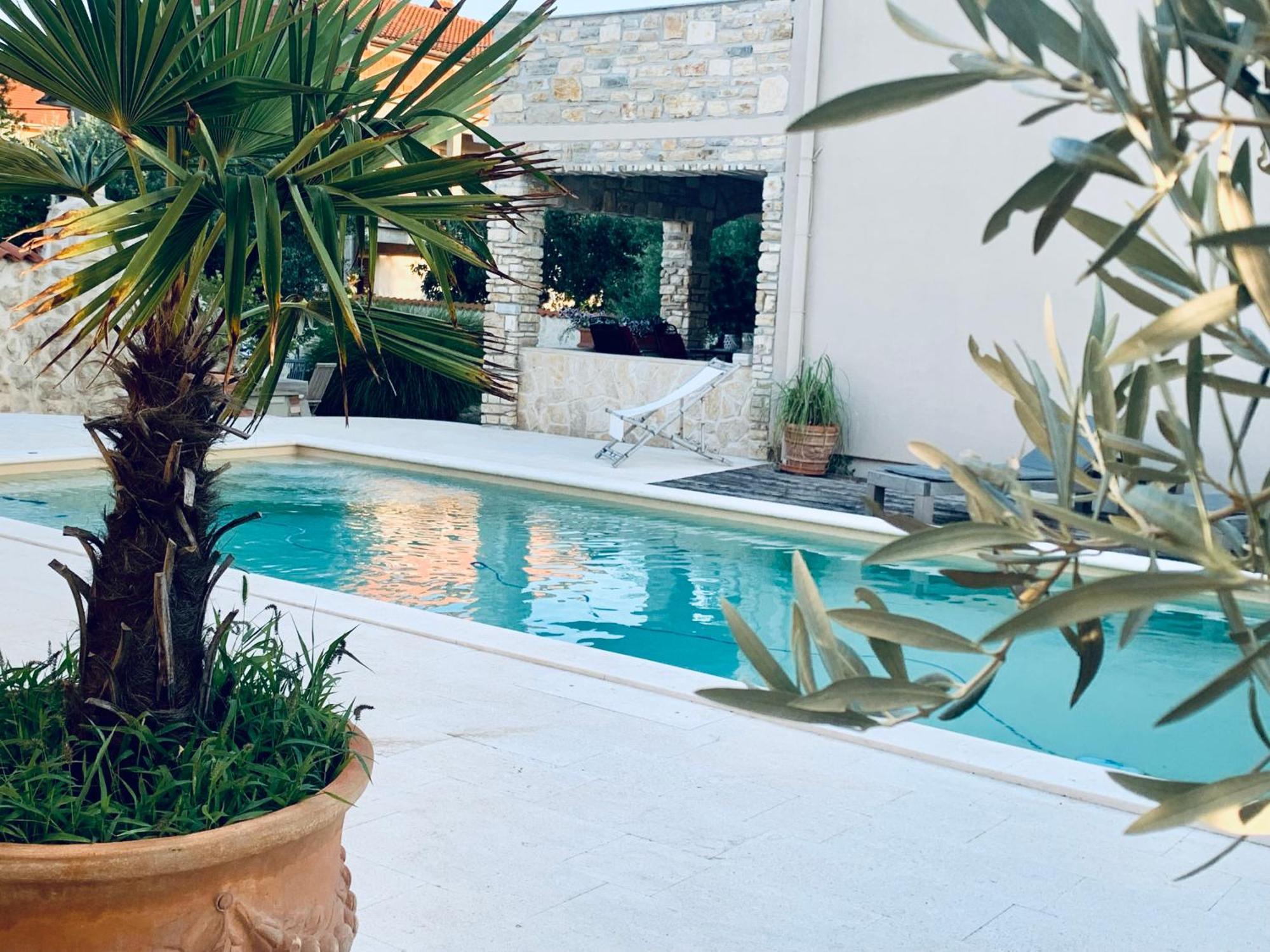 Ferienwohnungen VI La Mare With Heated Pool Zadar Exterior photo