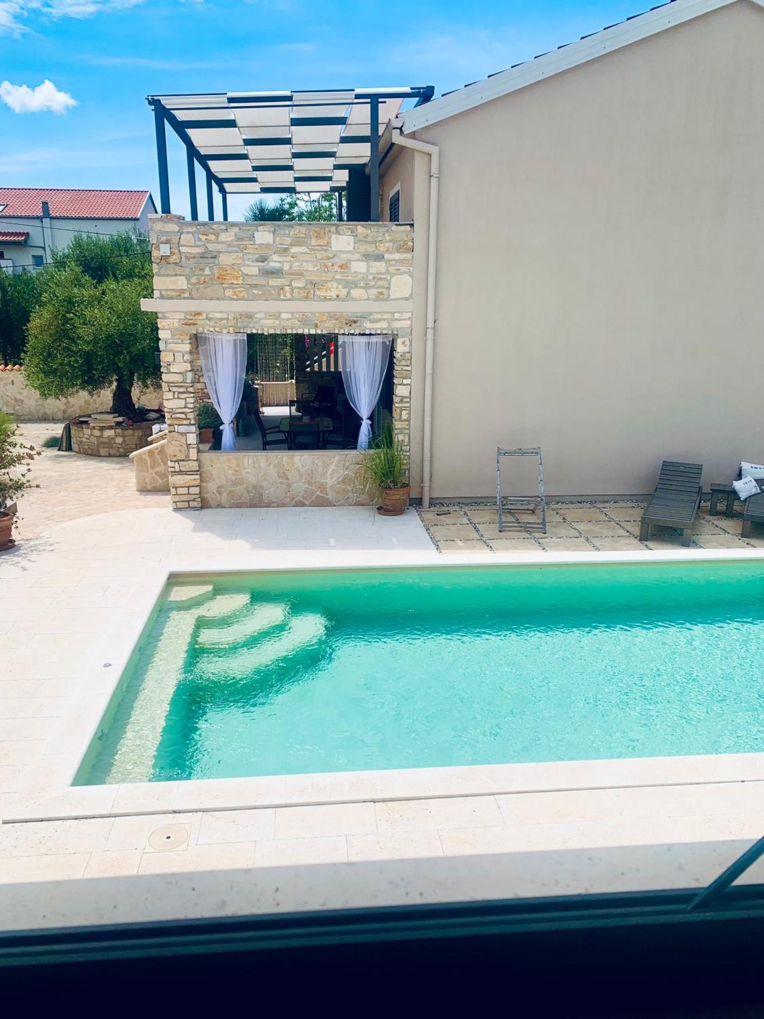 Ferienwohnungen VI La Mare With Heated Pool Zadar Exterior photo